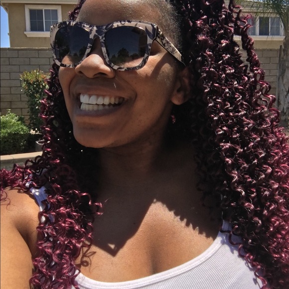 Gucci D-Frame Acetate Floral Sunglasses 🕶 - Picture 7 of 8